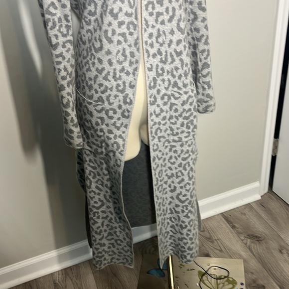 Jessica Simpson Fine Knit Long Grey Leopard Print Cardigan SX - Picture 3 of 8